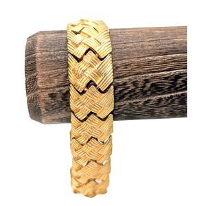 Vtg Brushed Gold Tone Made in USA Articulated Station Basketweave Style Bracelet